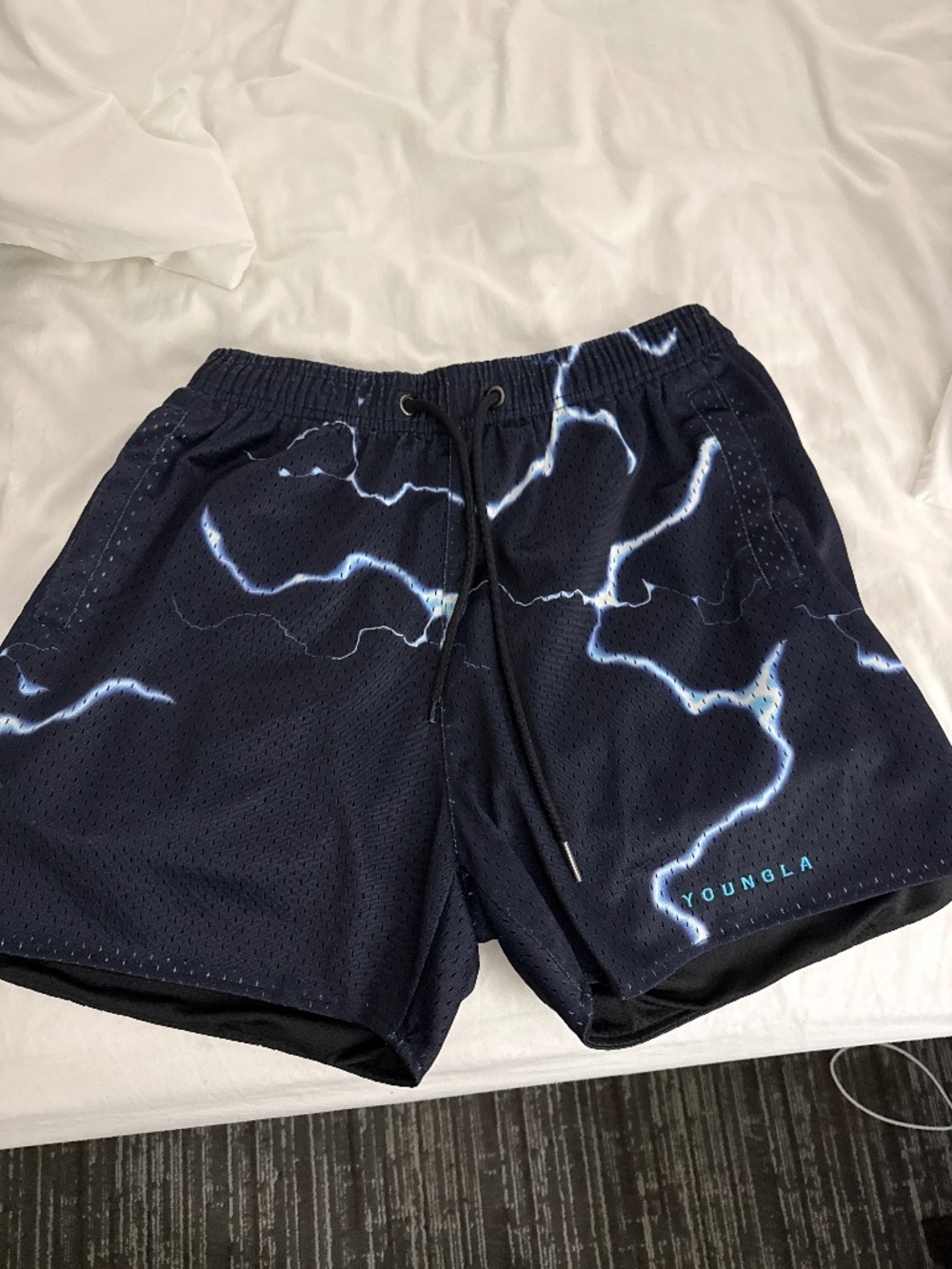 Young La Mens Size Medium Blue Lightning Bolt 4" Inseam Mesh Athletic Shorts euc